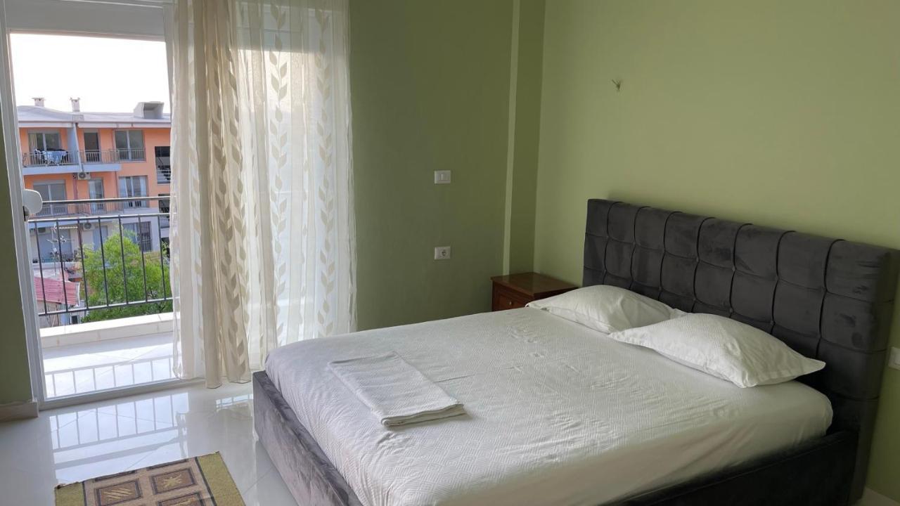 Azure Apartments By Kondo Stays Vlorë Exterior foto
