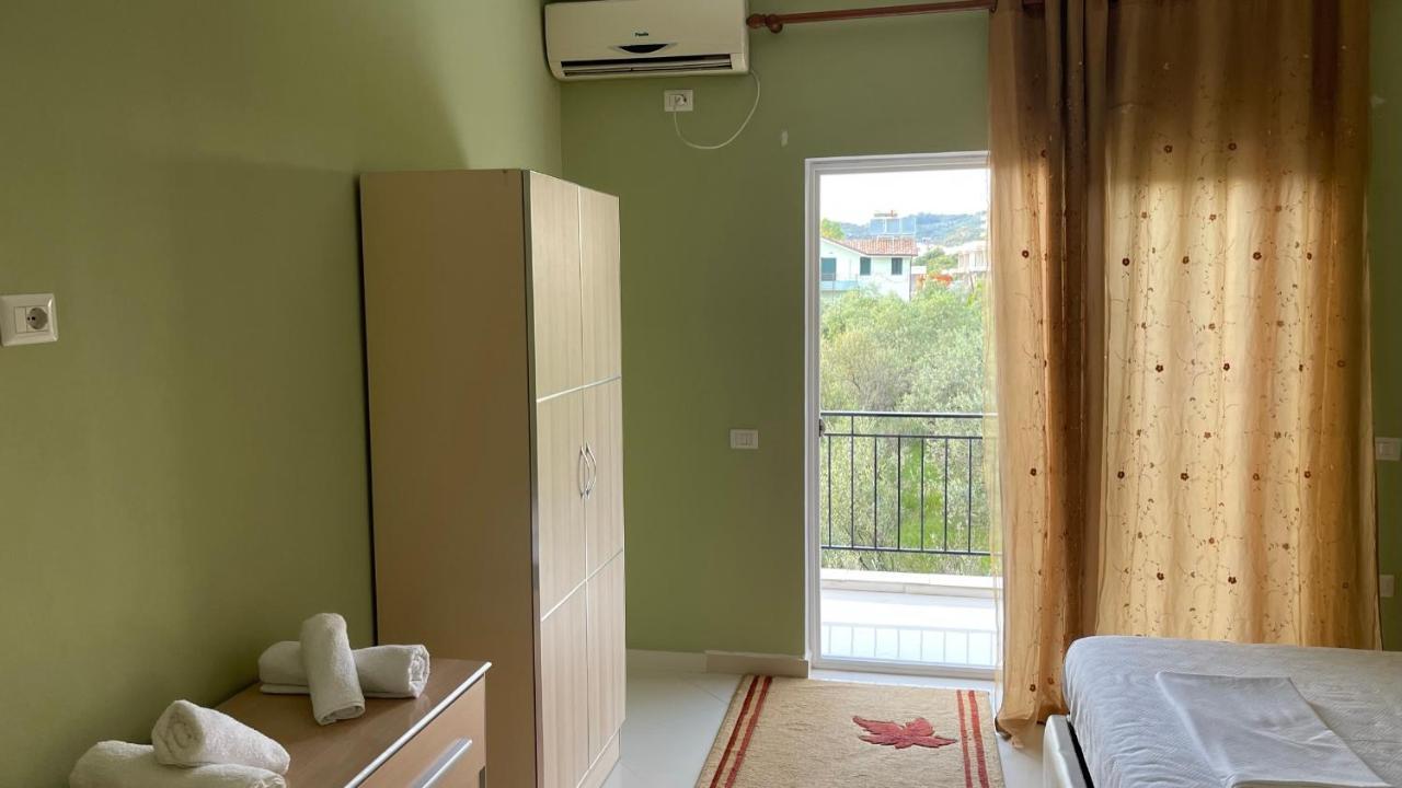 Azure Apartments By Kondo Stays Vlorë Exterior foto
